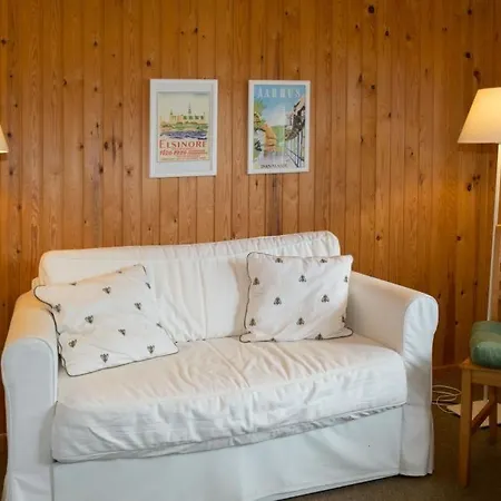 In With 2 Bedrooms Holiday home *