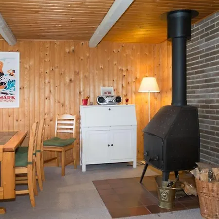 In With 2 Bedrooms *
